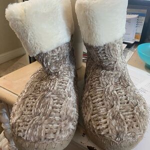 Cozy Tan Fur-Lined Women's Boots